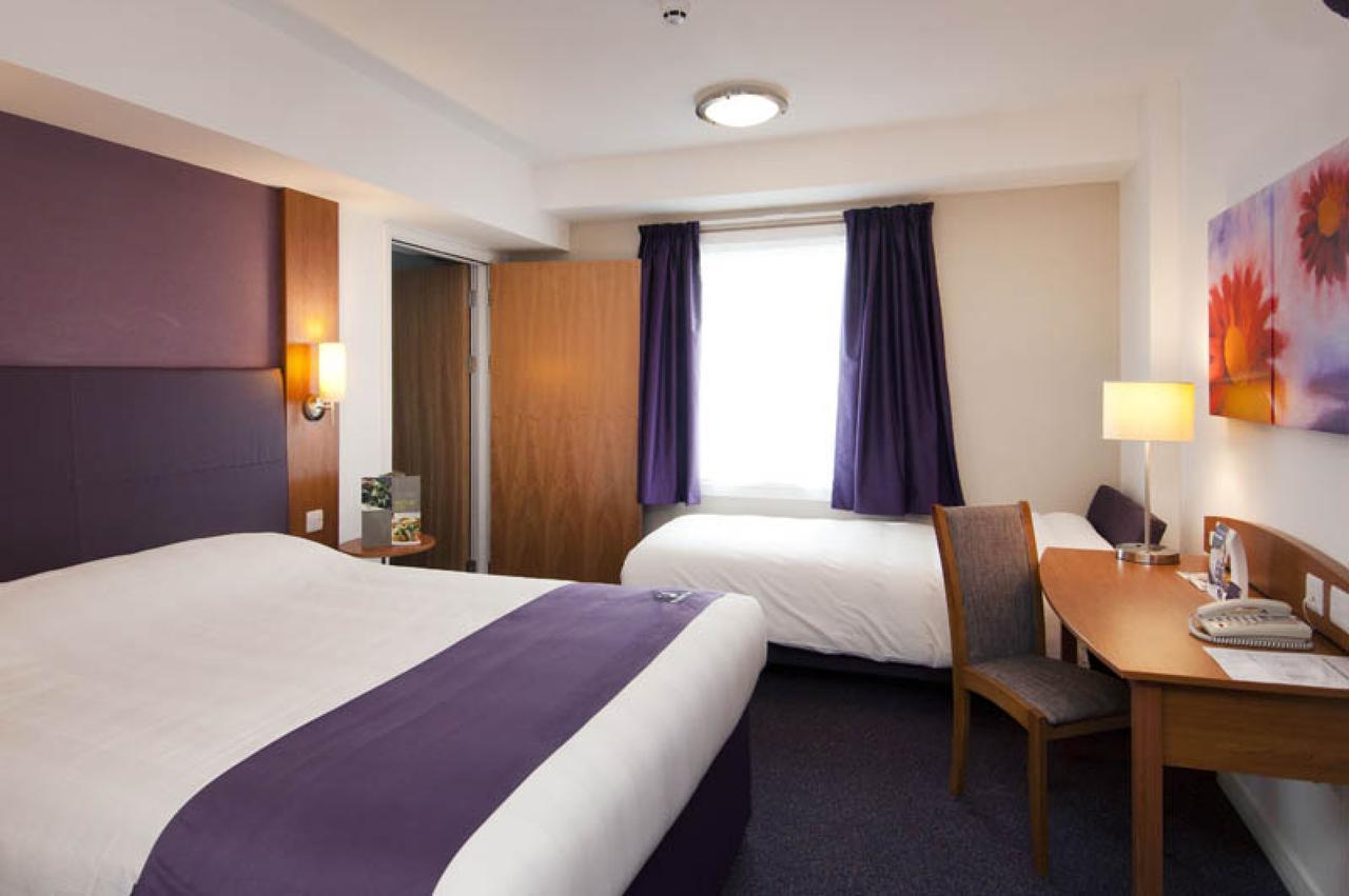 Premier Inn London Stratford Room photo